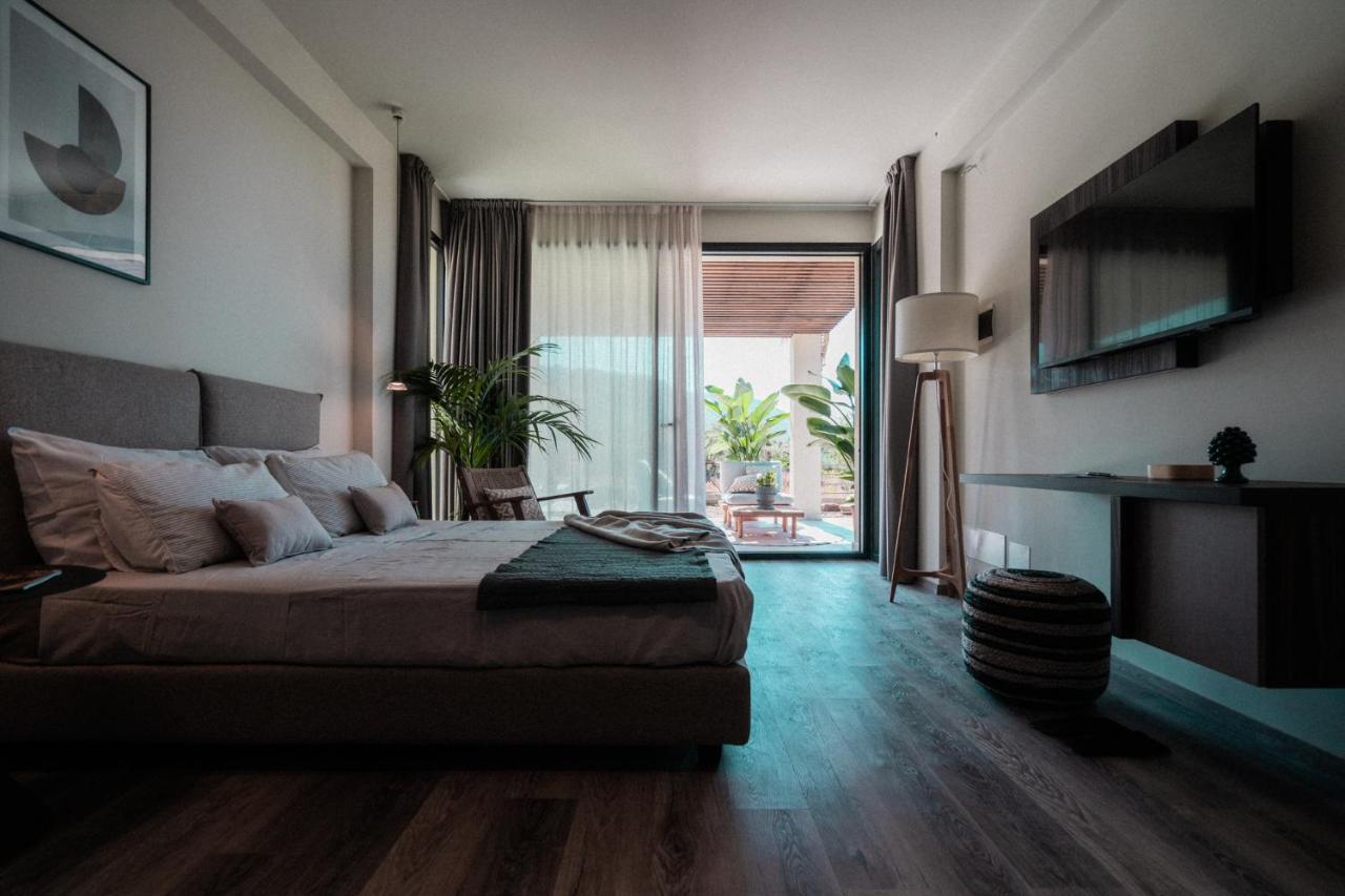 Insulae Resort Чефалу Екстериор снимка