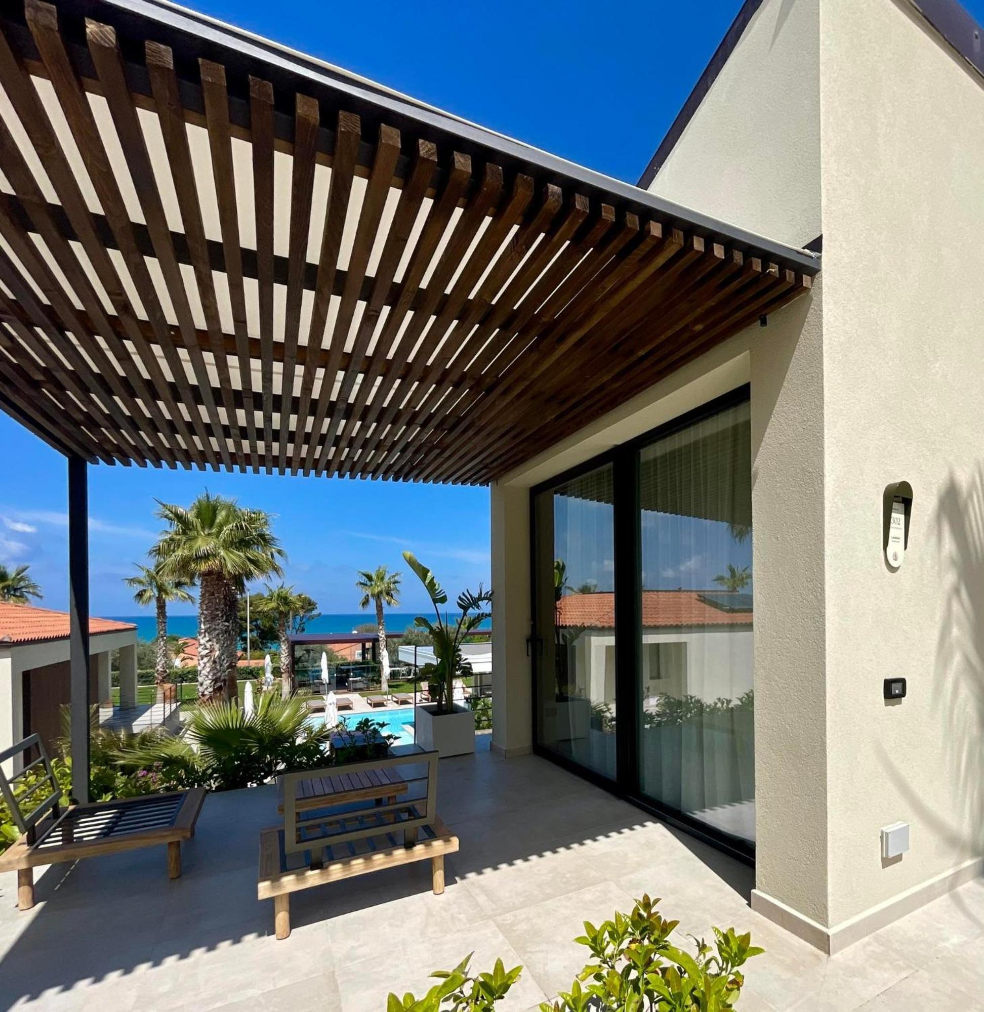 Insulae Resort Чефалу Екстериор снимка