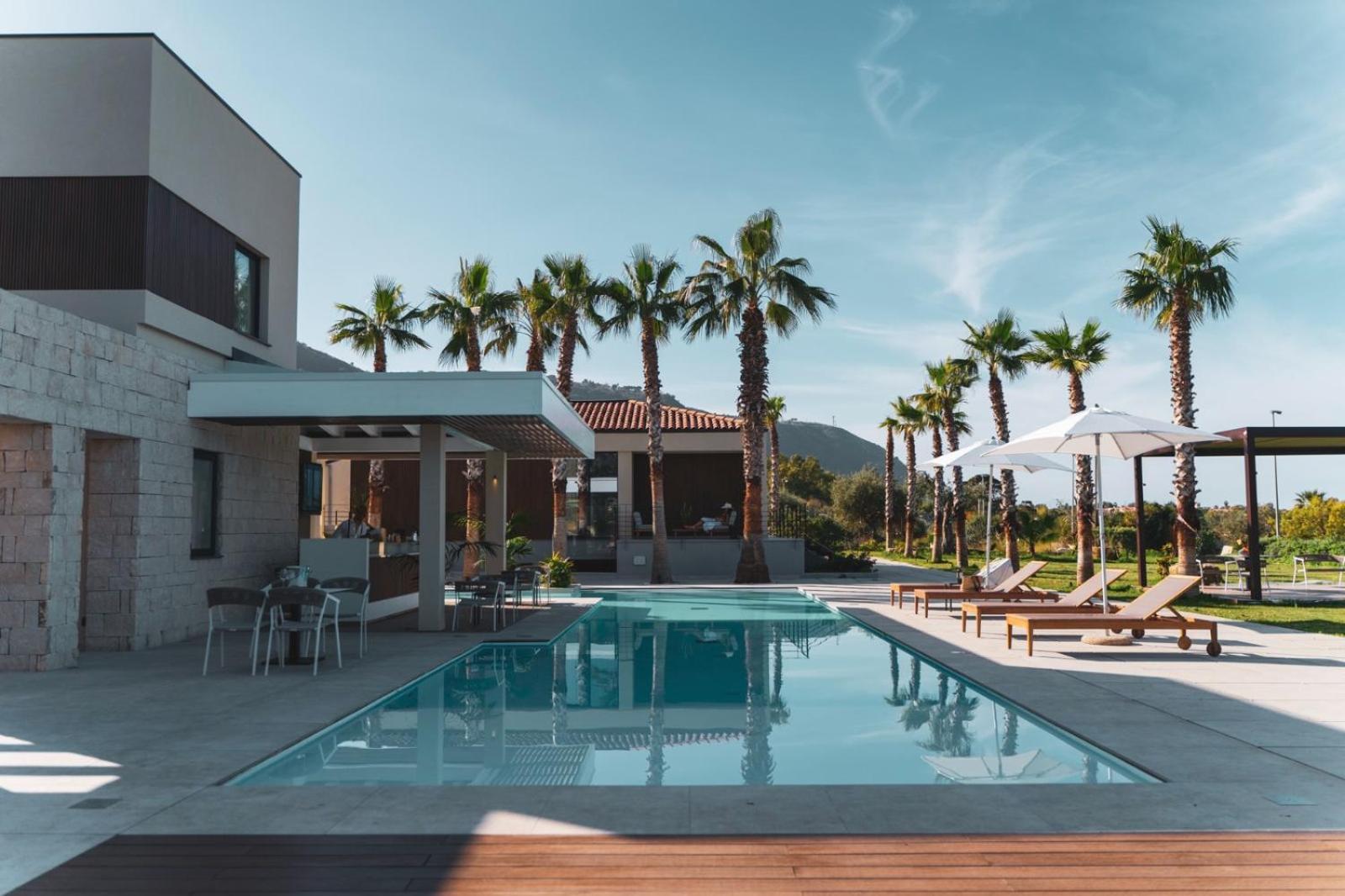 Insulae Resort Чефалу Екстериор снимка