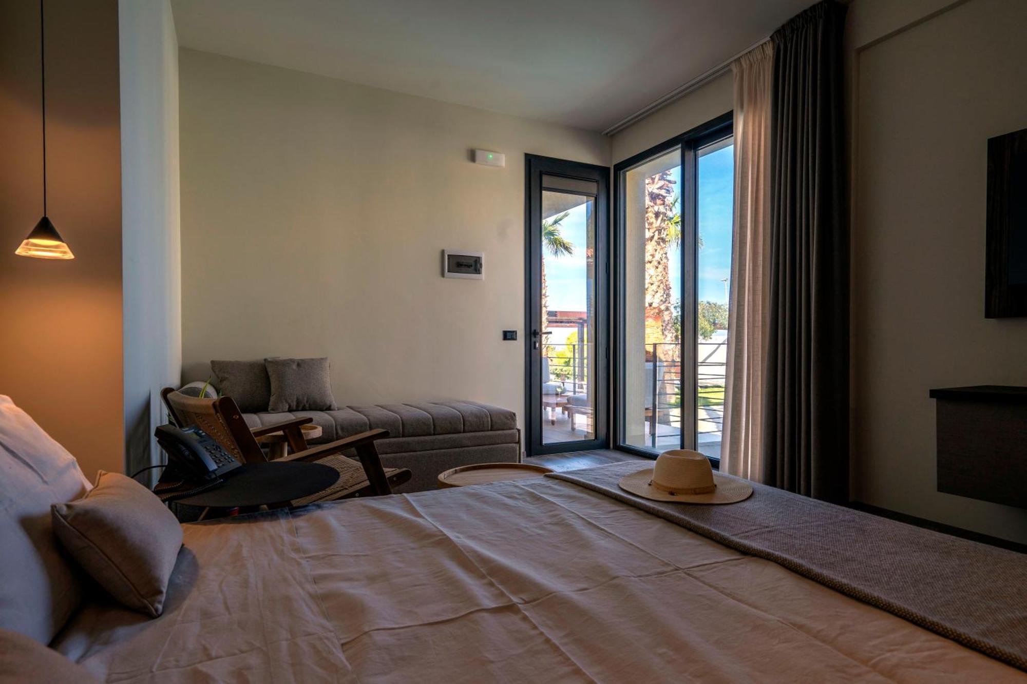 Insulae Resort Чефалу Екстериор снимка